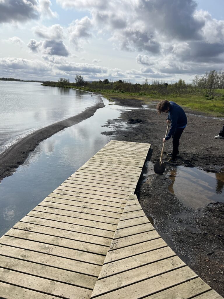 bake bread in ground iceland