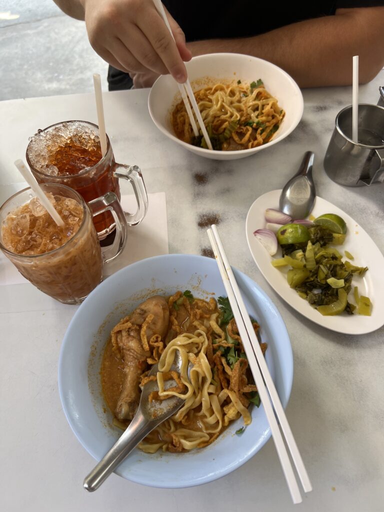 chiang mai restaurant reddit