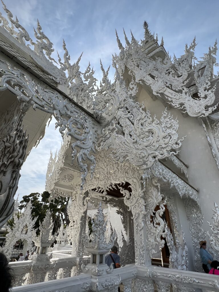 white temple wat rong khun white temple