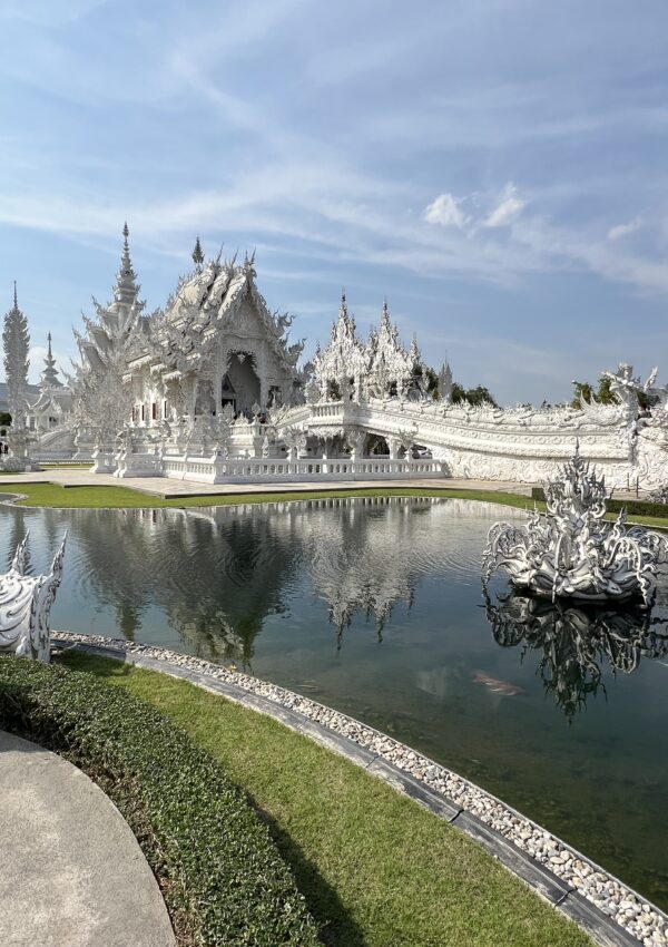white temple chiang rai