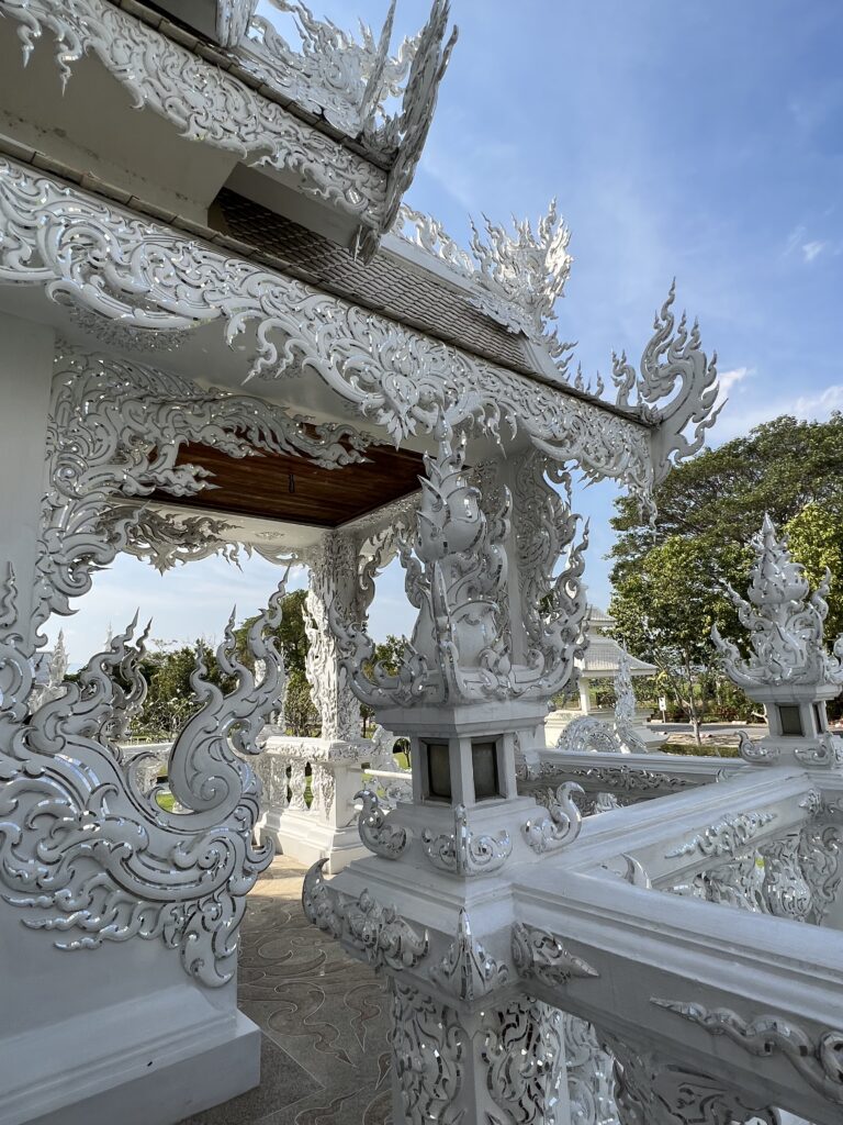 white temple white temple chiang rai dess code